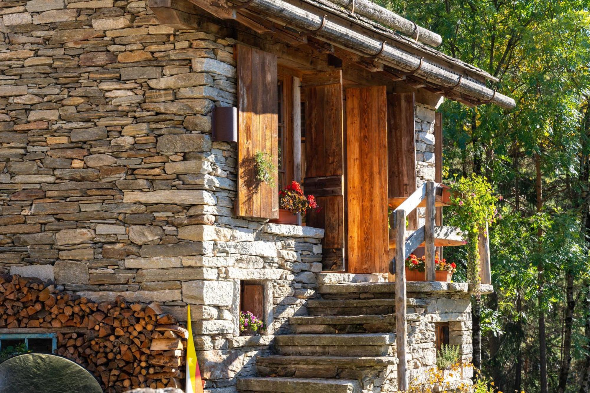 Resalbert Chalet Chiavenna Exteriör bild